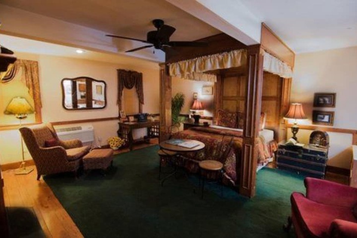 Room 26 of 48