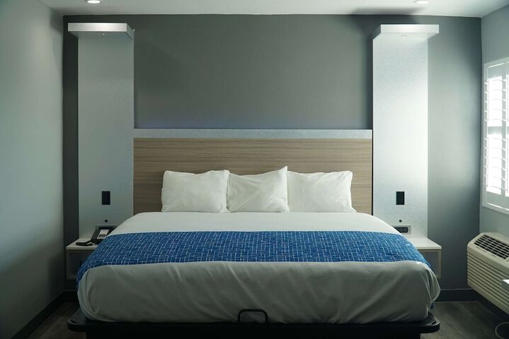 Room 38 of 73
