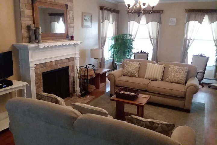 Lounge 35 of 35