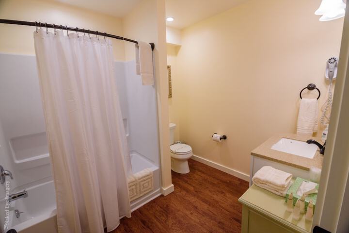 Room 10 of 42
