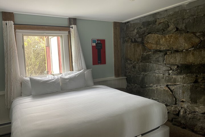 Room 82 of 294