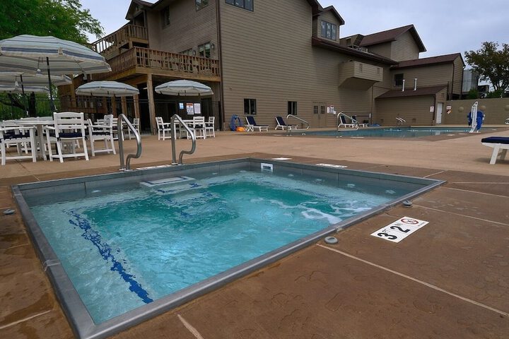 Pool 10 of 66