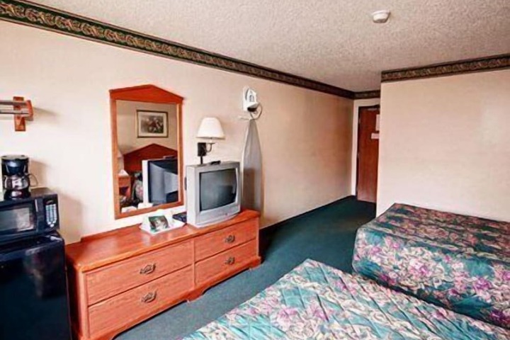 Room 26 of 43