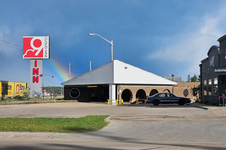 Cloud 9 Inn