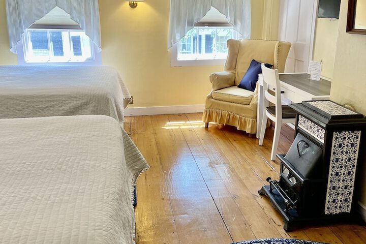 Room 51 of 115