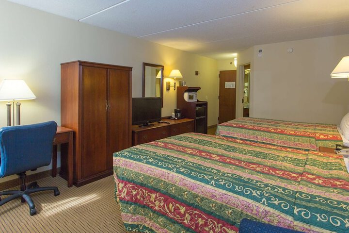 Room 5 of 12