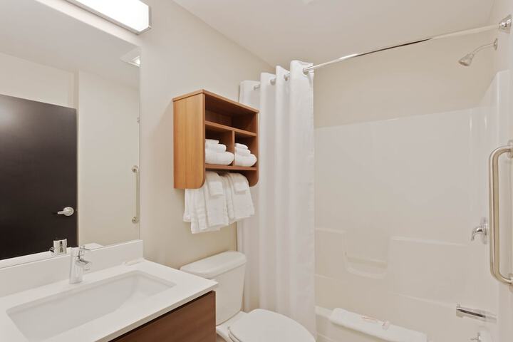 Room 25 of 37