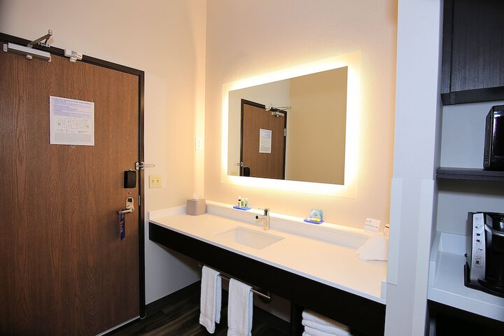 Holiday Inn Express & Suites Ashland by IHG