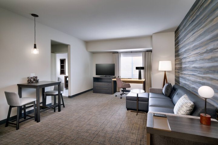 Room 27 of 41