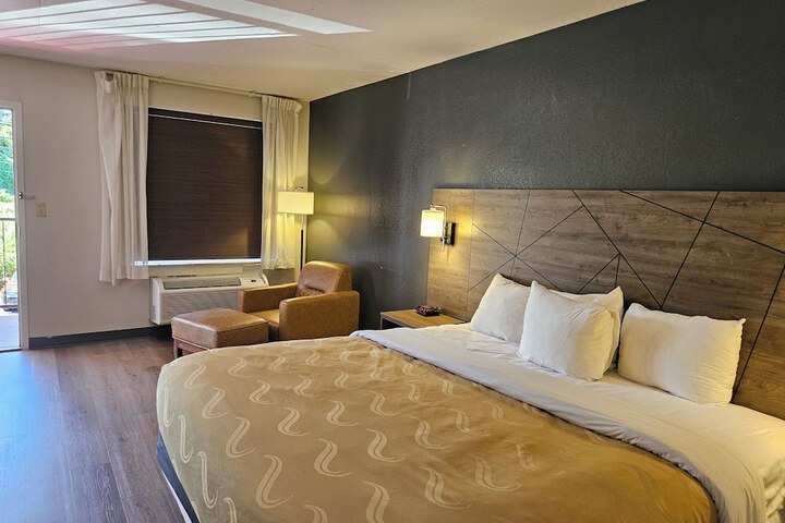 Room 30 of 69