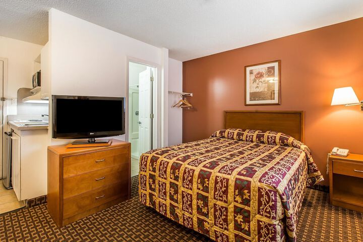 Room 32 of 33