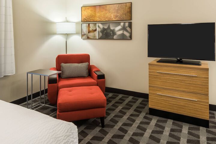 Room 28 of 42