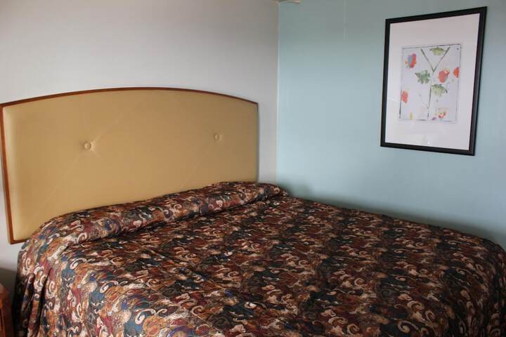 Room 27 of 35