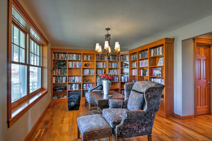 Custom Home w / Decks in Boulder! Gateway to Parks!