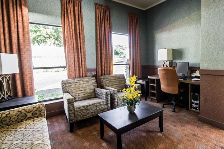 Hotel Interior 10 of 24