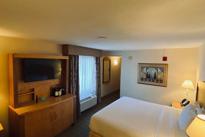 Room 11 of 39