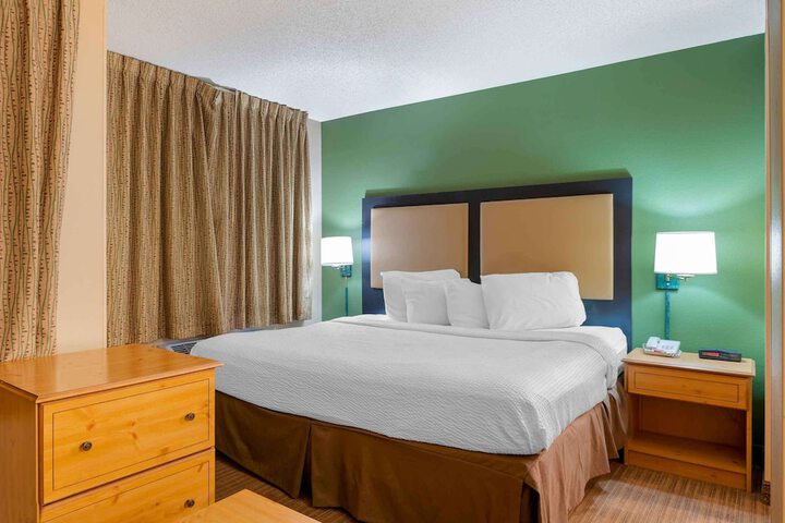 Room 16 of 32