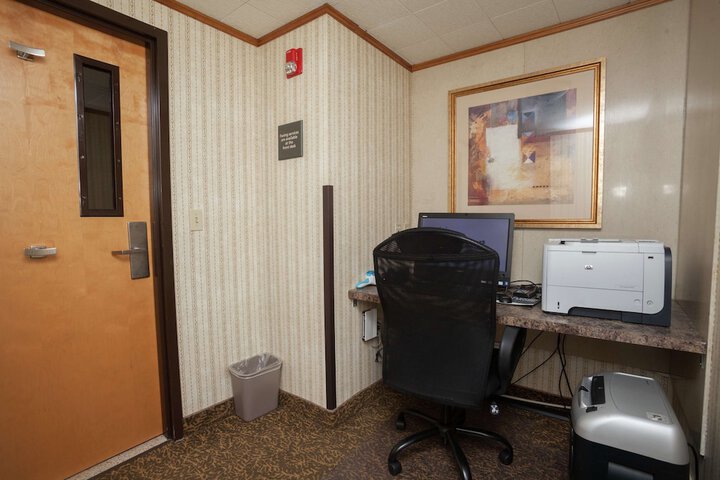Business Center 54 of 54