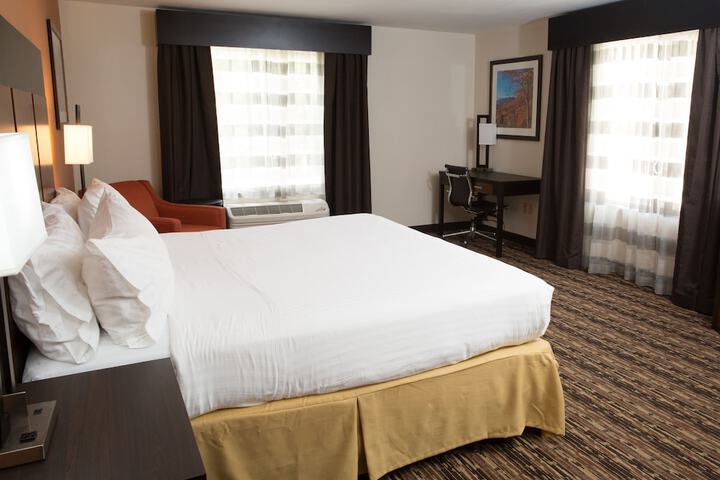 Room 14 of 36