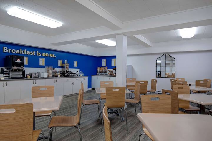 Days Inn by Wyndham Victoria Airport Sidney