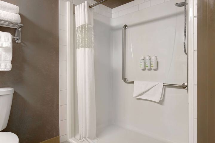 Days Inn by Wyndham Medicine Hat