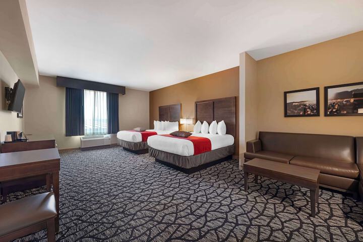 Best Western Plus Lakeview Hotel