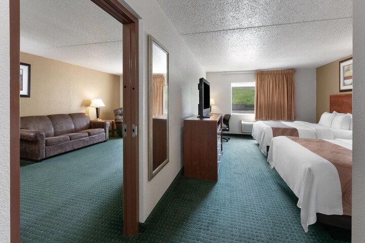 Baymont by Wyndham Jamestown Conference Center & Water Park