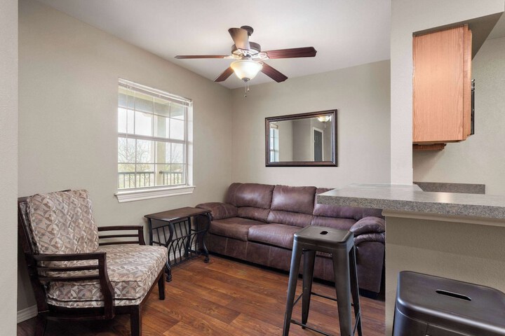 Eagles Den Three Rivers Texas a Travelodge by Wyndham