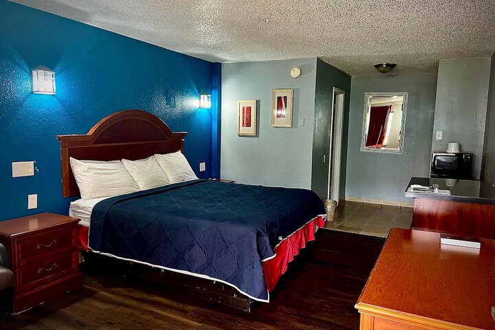 Room 26 of 35