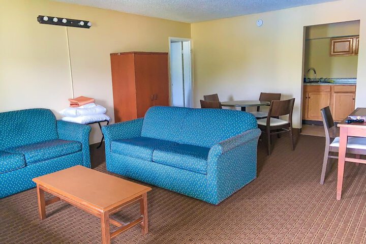 Room 13 of 39