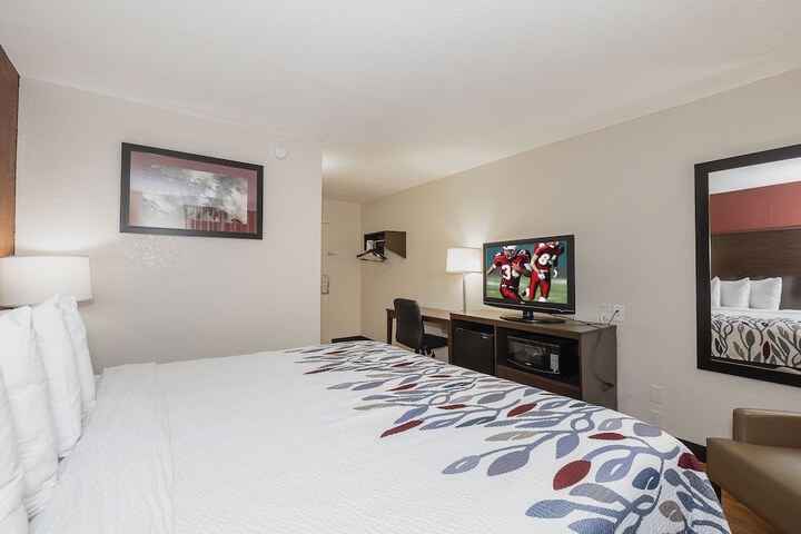 Room 10 of 32