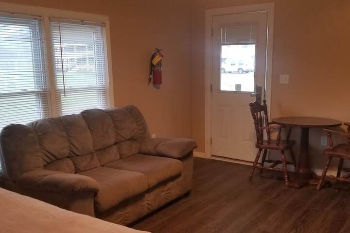 Room 8 of 32