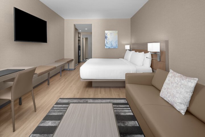 Room 27 of 60