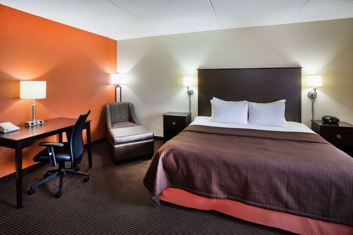 Room 33 of 54