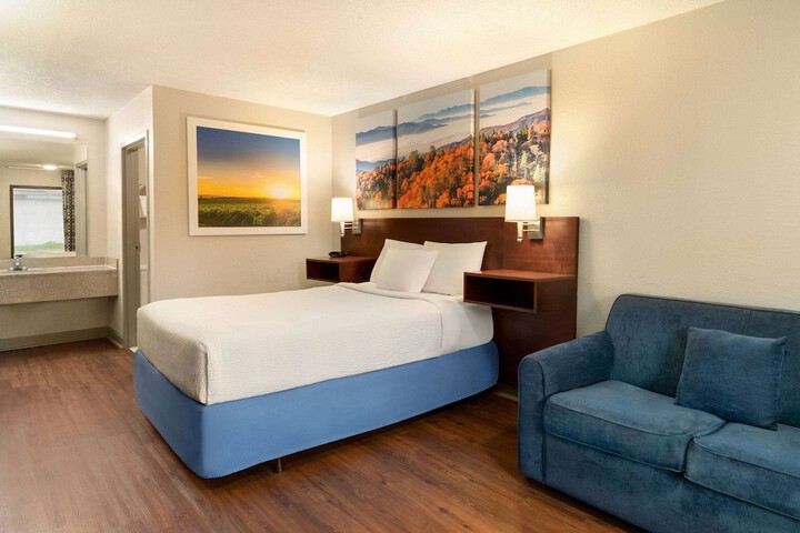Days Inn by Wyndham Dillon