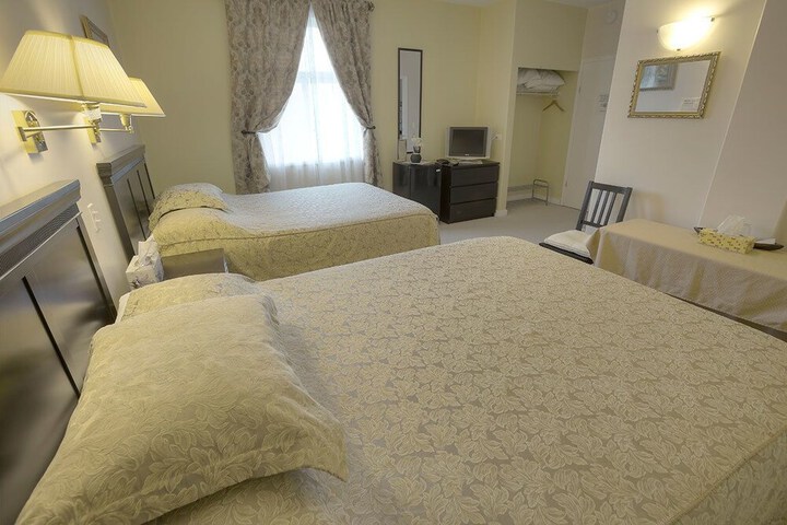 Room 12 of 30