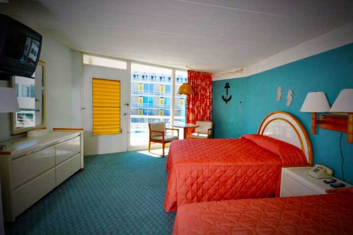 Room 27 of 37