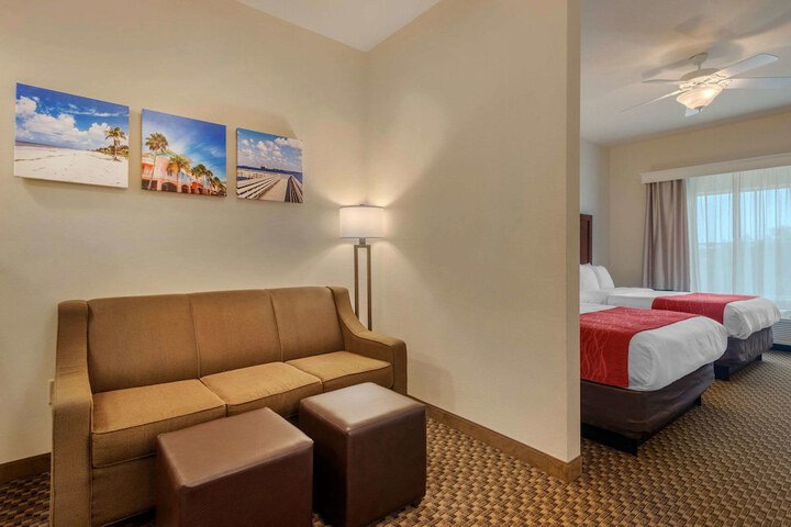 Comfort Inn & Suites Fort Myers Airport