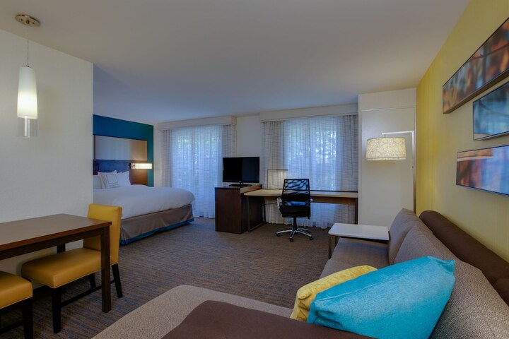 Room 25 of 58