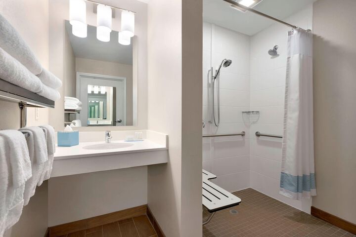 Room 15 of 26