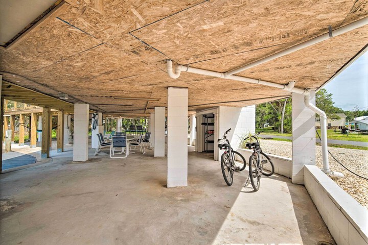 Remodeled Retreat on Homosassa River Canal!