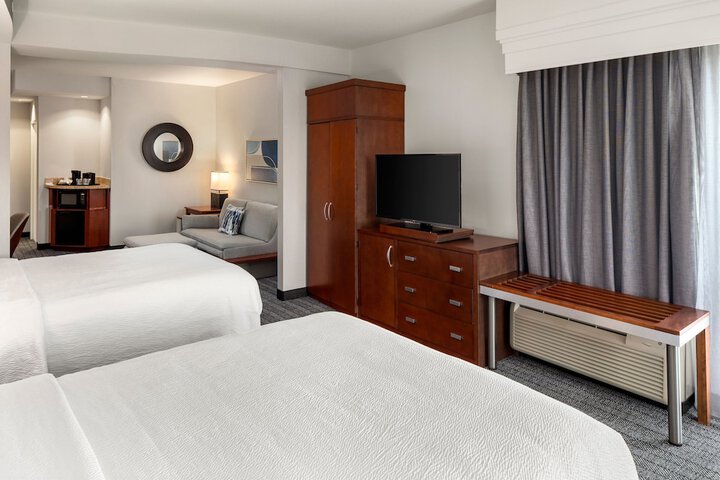Room 31 of 106
