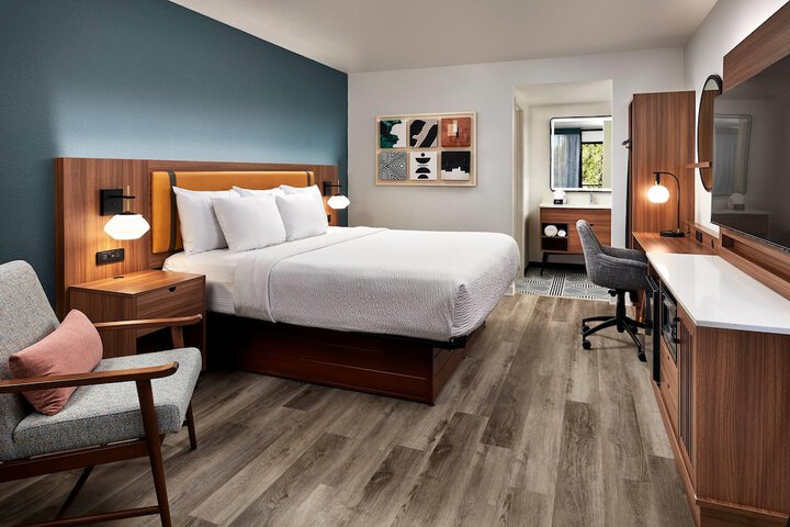 La Quinta Inn & Suites by Wyndham Thousand Oaks-Newbury Park
