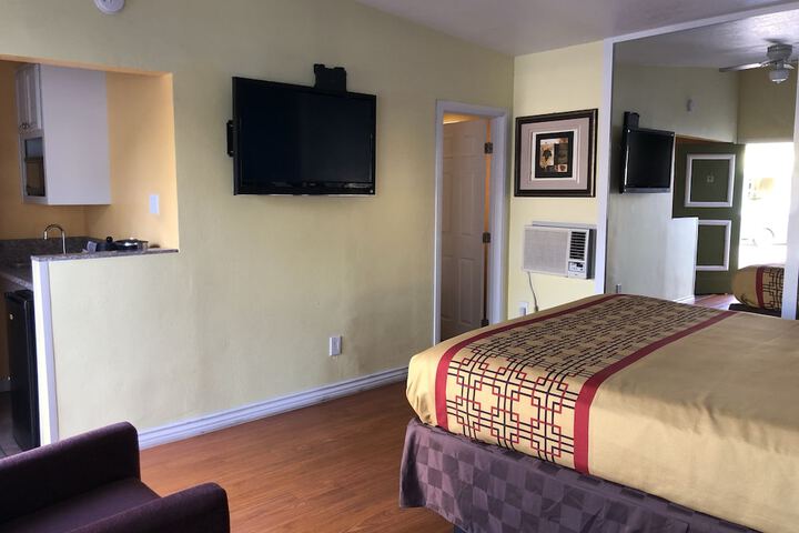 Room 19 of 34