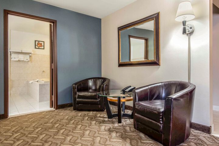 Room 30 of 46