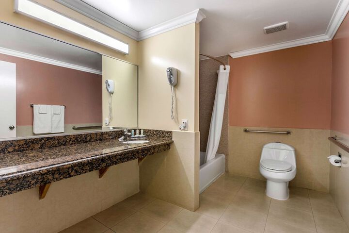Room 12 of 39