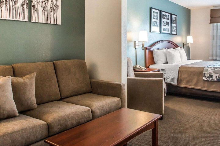Room 22 of 35