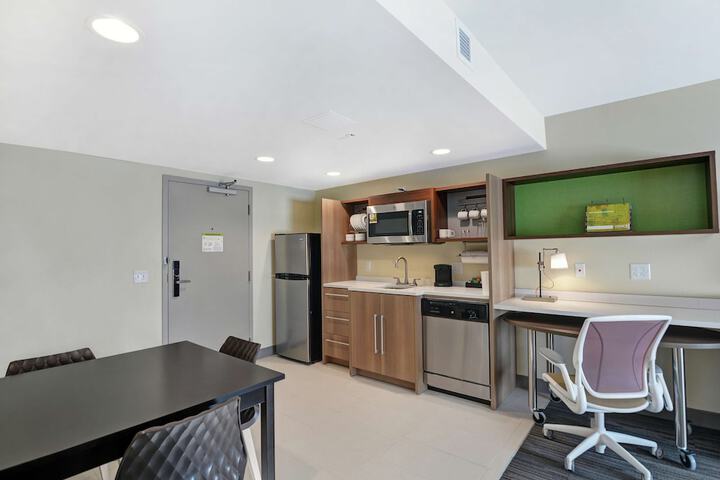 Room 32 of 45