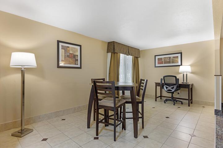 Best Western Plus Prairie Inn