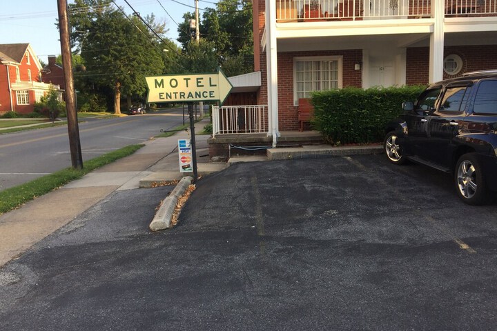 Hotel 2 of 37